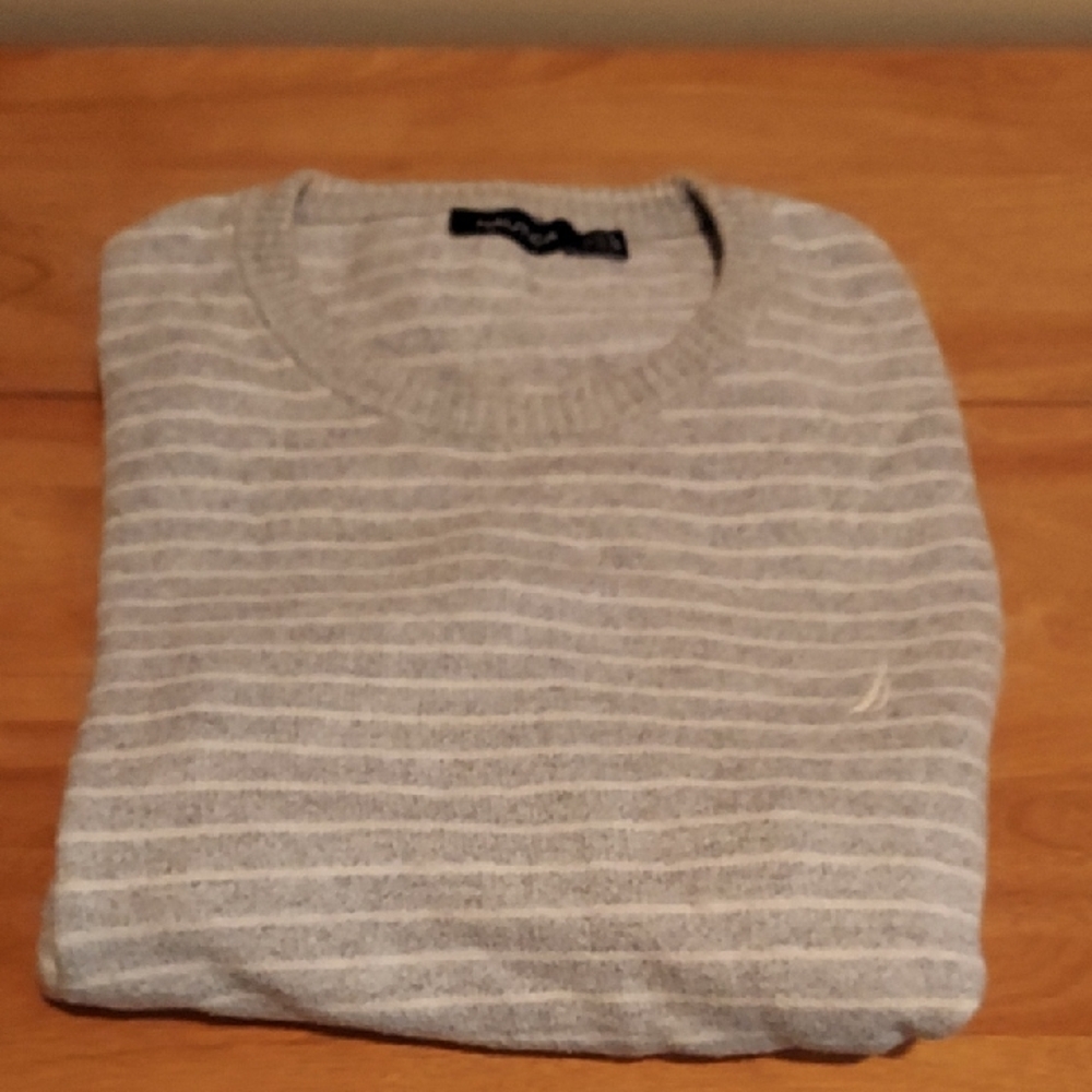 Nautica Men's Light Gray and White Striped Crewneck Sweater